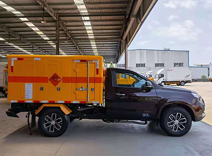 会东爆破器材运输车